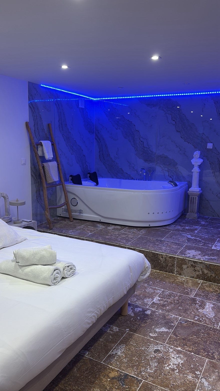 Vue de la suite Dolce Notte avec jacuzzi